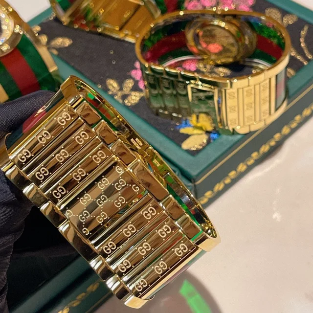 Gucci Watches Green and Red Striped Bracelet Watch product detail image 25