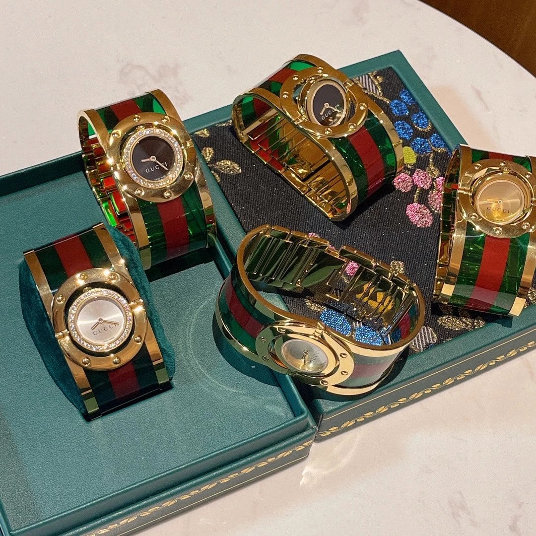 Gucci Watches Green and Red Striped Bracelet Watch image 9