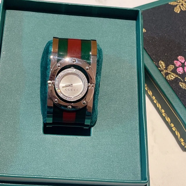 Gucci Watches Green and Red Striped Bracelet Watch product detail image 8