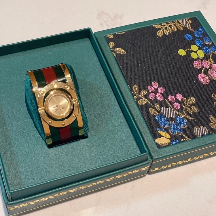 Gucci Watches Green and Red Striped Bracelet Watch image 5