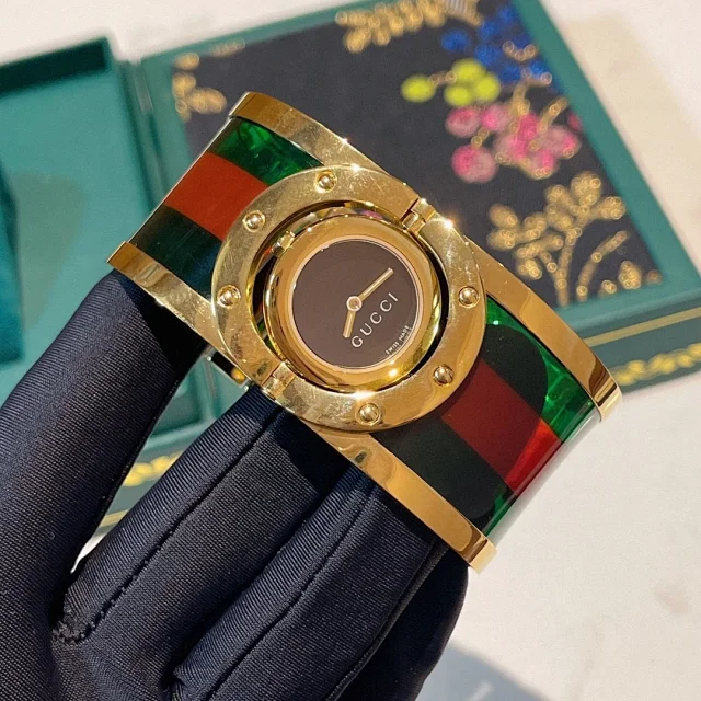 Gucci Watches Green and Red Striped Bracelet Watch product detail image 23