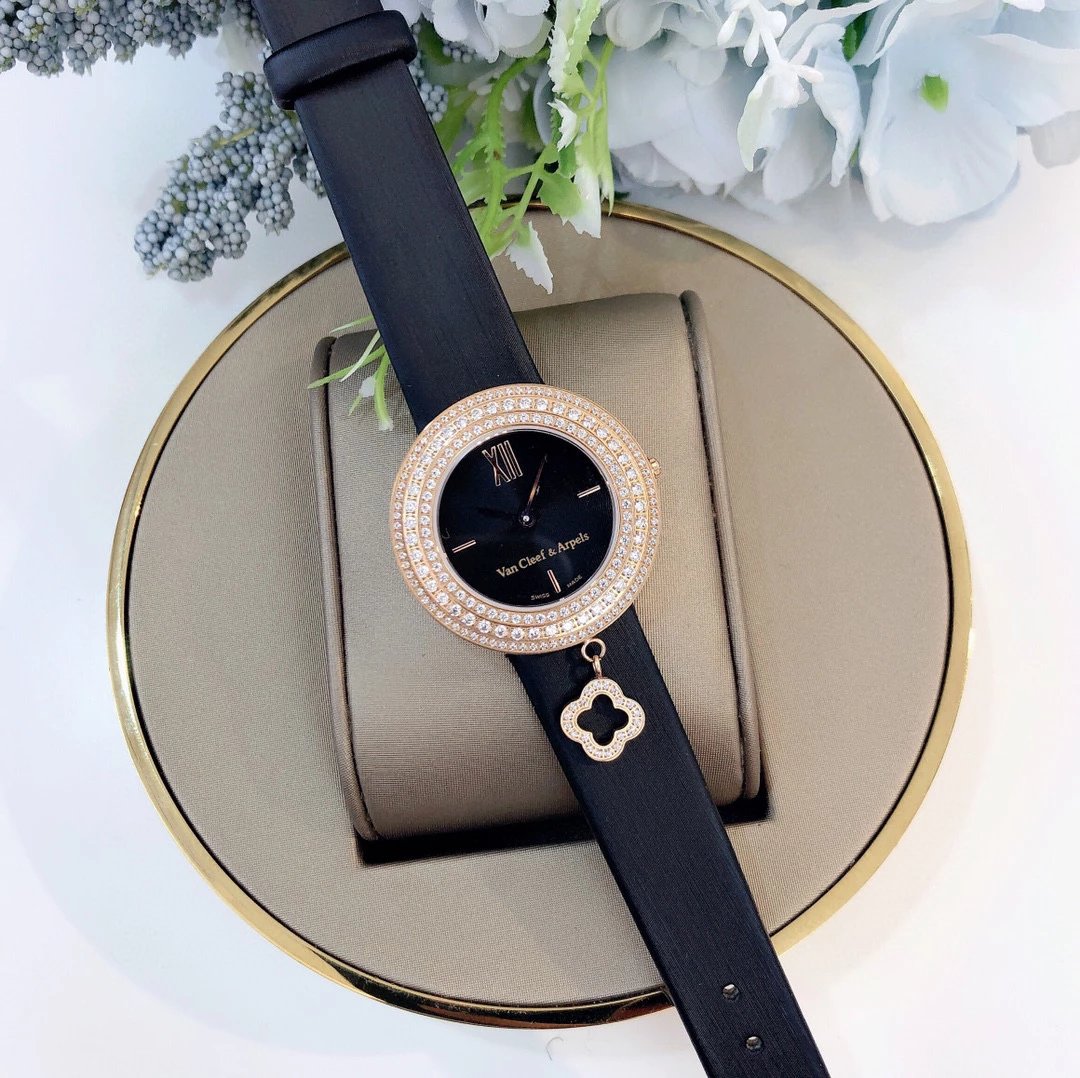 Van Cleef & Arpels Alhambra Diamond-Set Black Dial Watch Watches - 4