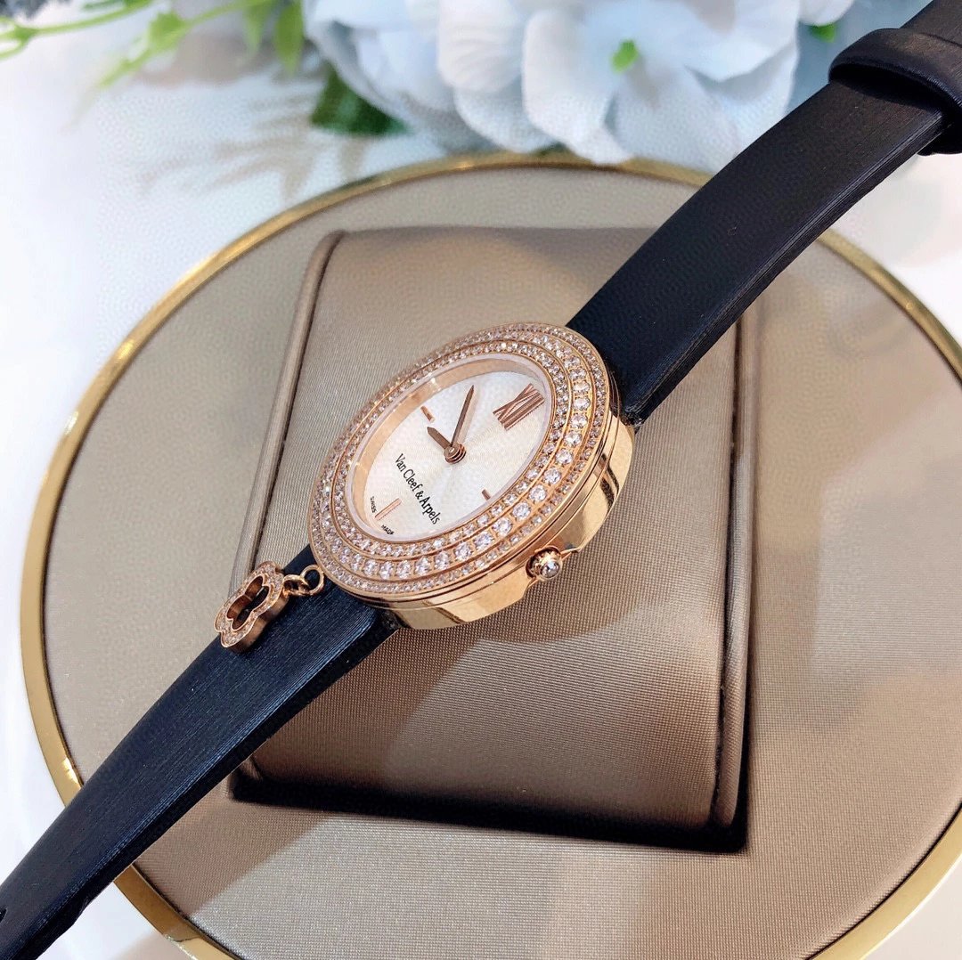 Van Cleef & Arpels Alhambra Diamond-Set Black Dial Watch Watches - 16