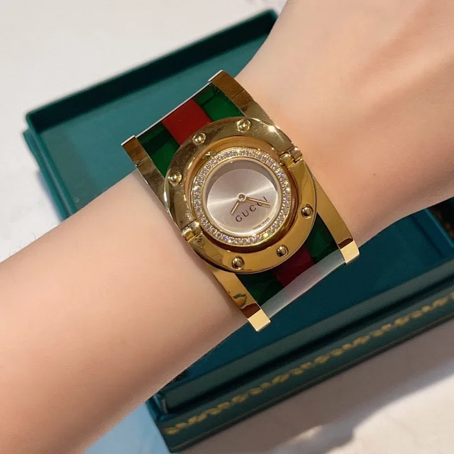 Gucci Watches Green and Red Striped Bracelet Watch product detail image 13