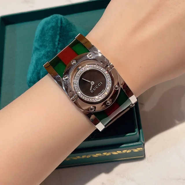 Gucci Watches Green and Red Striped Bracelet Watch product detail image 20