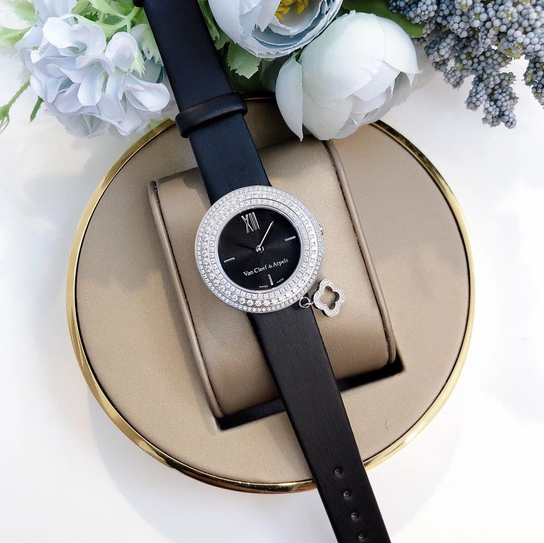Van Cleef & Arpels Alhambra Diamond-Set Black Dial Watch Watches - 22