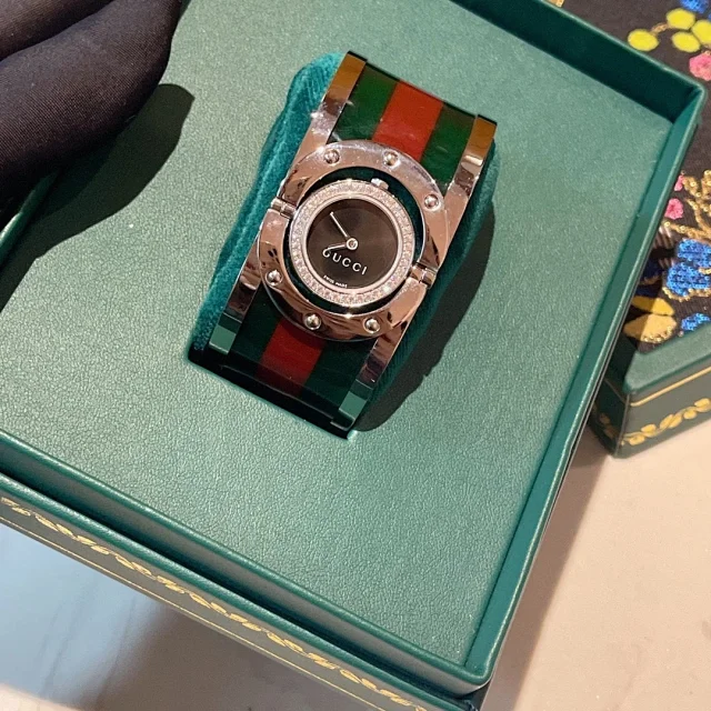 Gucci Watches Green and Red Striped Bracelet Watch product detail image 18