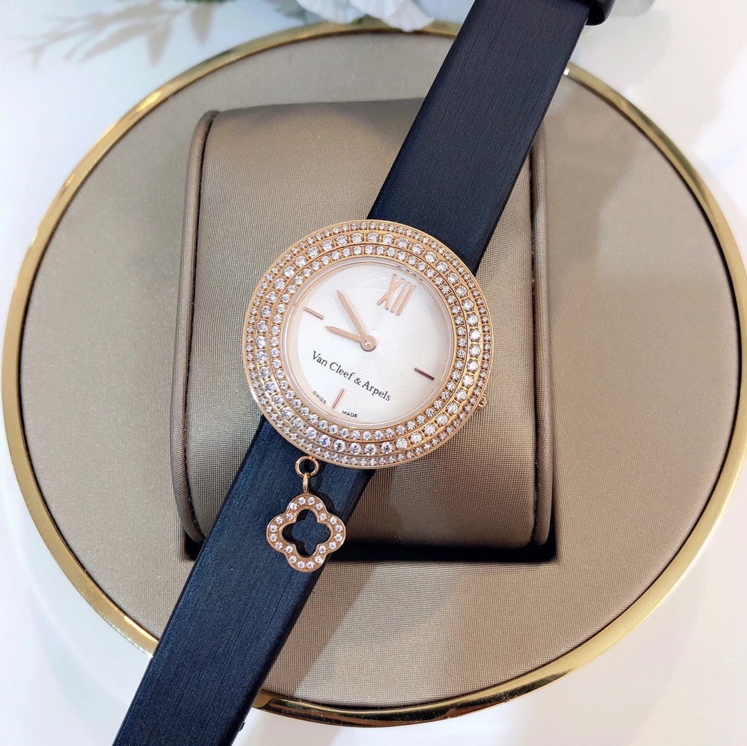 Van Cleef & Arpels Alhambra Diamond-Set Black Dial Watch Watches - 15