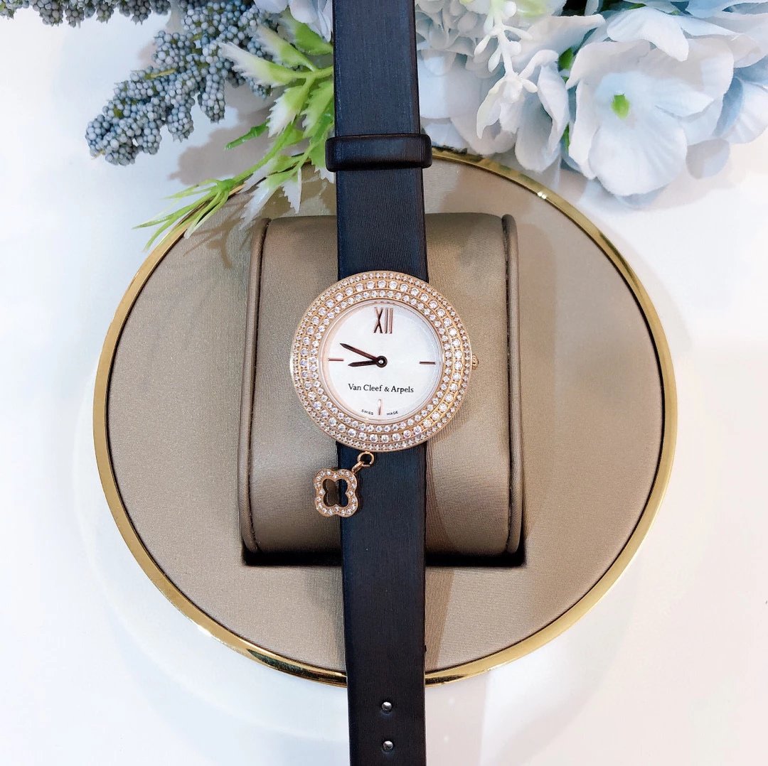 Van Cleef & Arpels Alhambra Diamond-Set Black Dial Watch Watches - 12