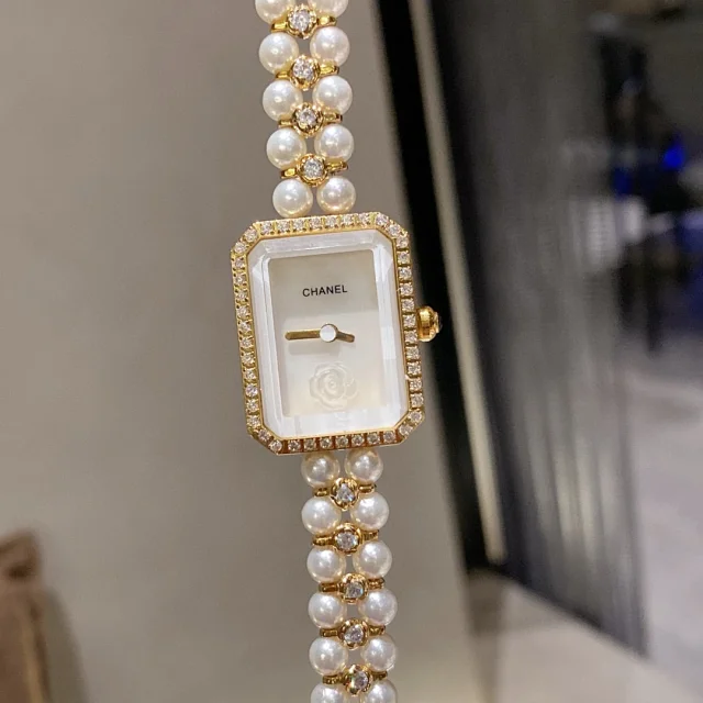 Chanel Watches Rectangular Camellia Dial Pearl Bracelet Watch product detail image 12