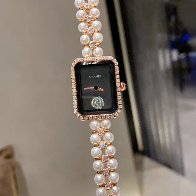 Chanel Watches Rectangular Camellia Dial Pearl Bracelet Watch product detail image 9