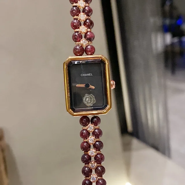 Chanel Watches Rectangular Camellia Dial Pearl Bracelet Watch product detail image 17