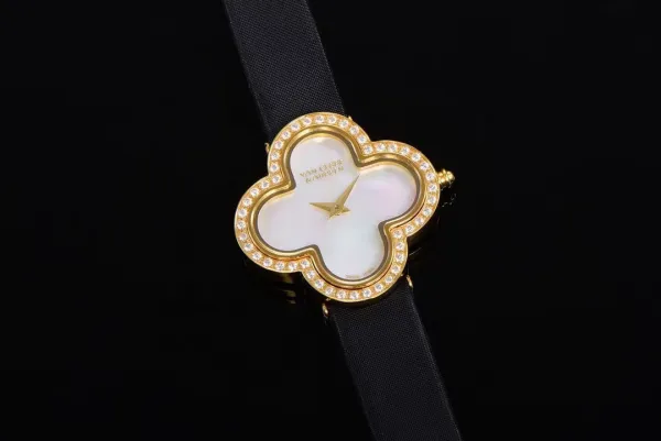 Van Cleef & Arpels Alhambra Black Dial Rose Gold Diamond Watch Watches - 27