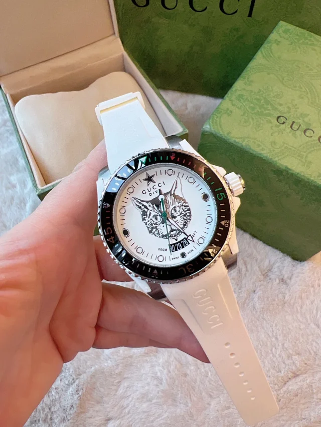 Gucci Watches Dive Silicone Strap Watch product detail image 1