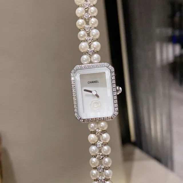 Chanel Watches Rectangular Camellia Dial Pearl Bracelet Watch product detail image 4