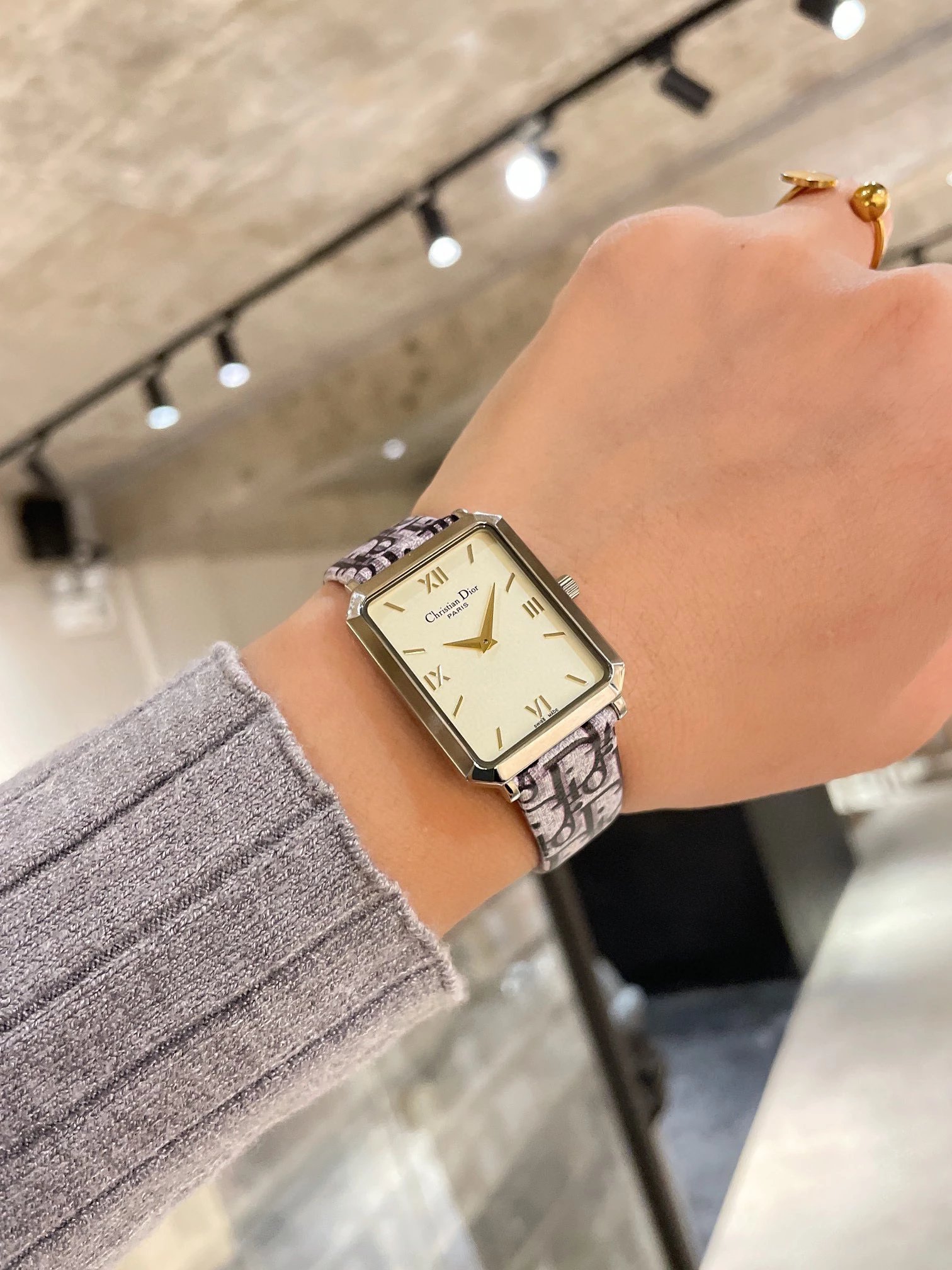 Dior La D de Dior Oblique Print Beige Dial Quartz Watch Watches - 33