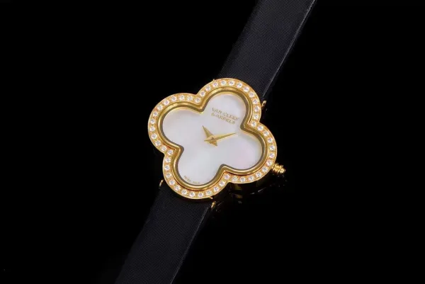 Van Cleef & Arpels Alhambra Black Dial Rose Gold Diamond Watch Watches - 28
