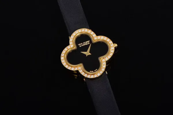 Van Cleef & Arpels Alhambra Black Dial Rose Gold Diamond Watch Watches - 36