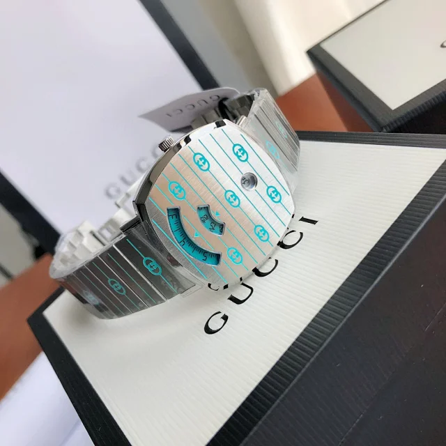 Gucci Watches Grip YA157437 stainless steel watch with GG monogram bracelet product detail image 4