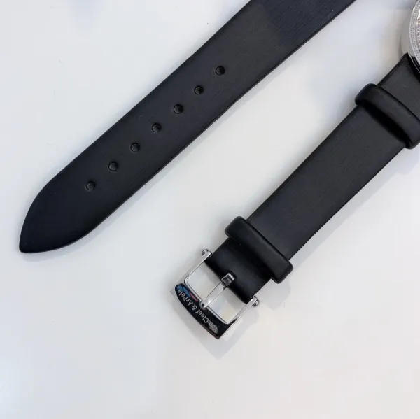 Van Cleef & Arpels Alhambra Diamond-Set Black Dial Watch Watches - 28