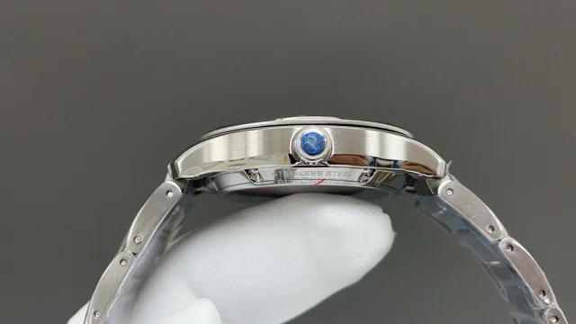 Piaget Watches Stainless Steel Date Watch with Diamond-Set or Brushed Bezel product detail image 10