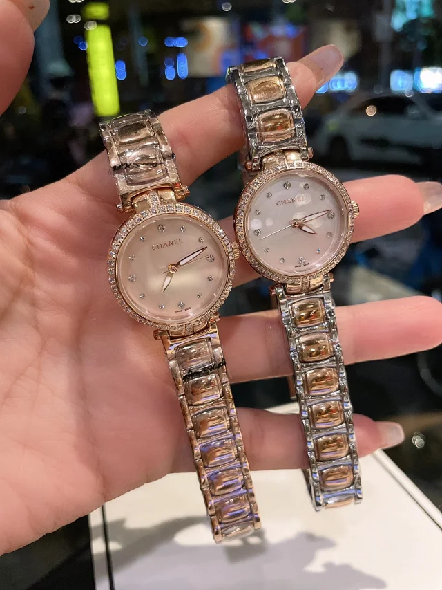 Chanel Watches Crystal Bezel Mother-of-Pearl Dial Bracelet Watch product detail image 11
