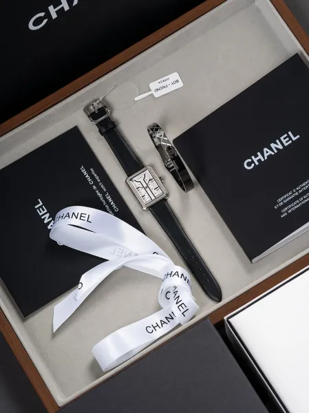 Chanel Mademoiselle Privé Watch Black and Gold Quartz Watch with Leather Strap Watches - 18