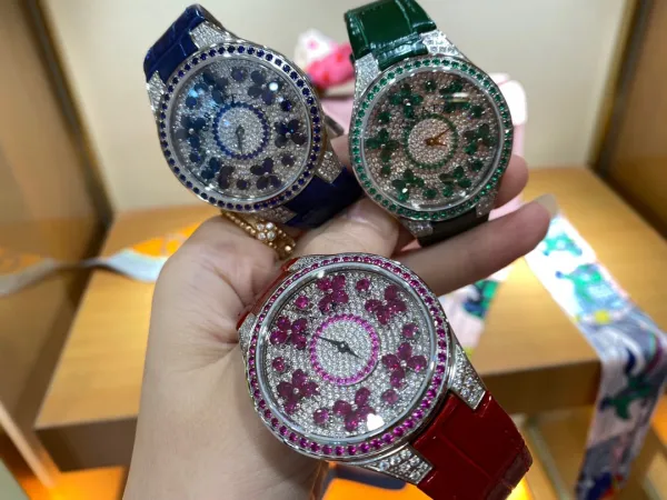 Van Cleef & Arpels Poetic Complications Midnight Bloom Blue Sapphire and Diamond Watch Watches - 37