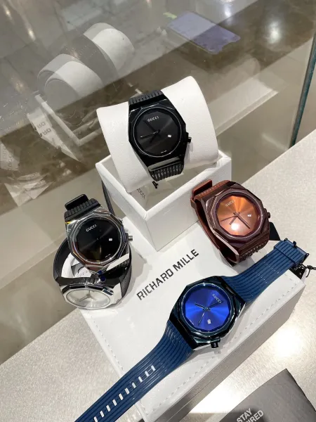 Gucci Grip Blue Dial Black Ceramic Watch Watches - 10