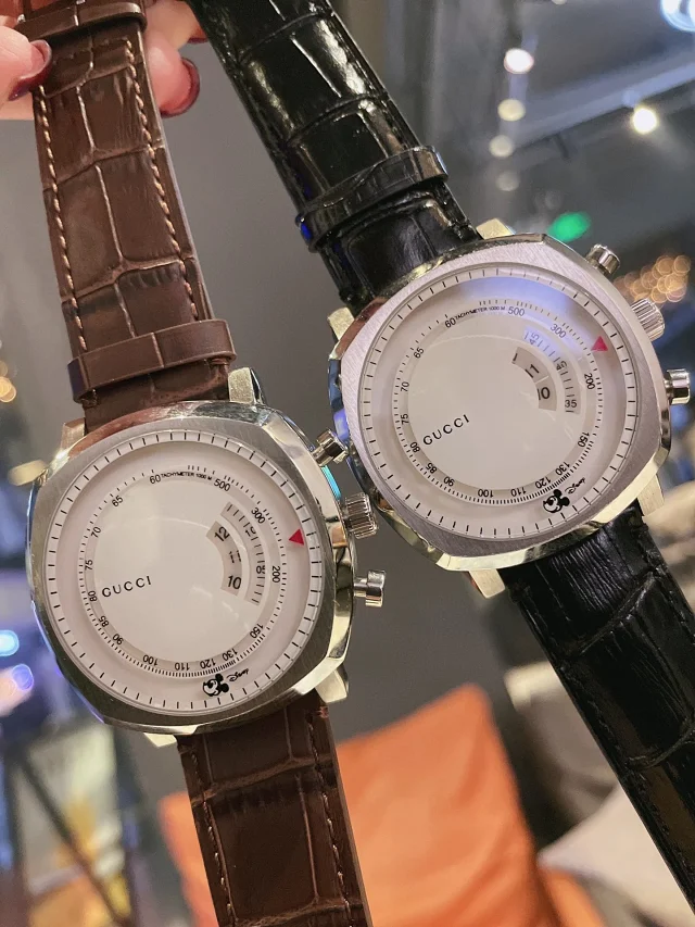 Gucci Watches Mickey Mouse Dial Watch with Date Display product detail image 12