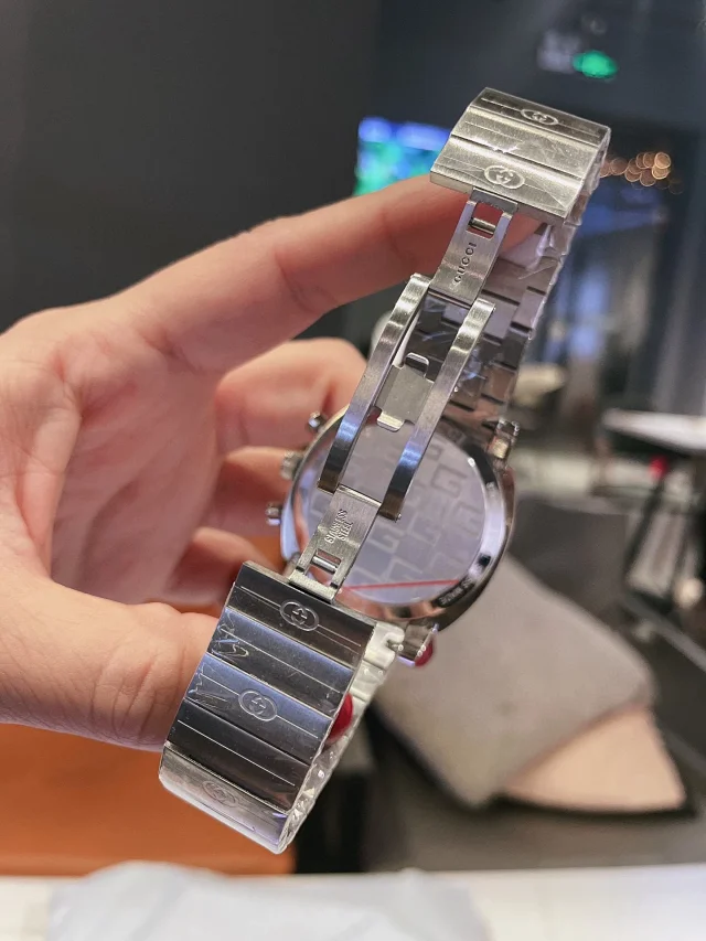 Gucci Watches Mickey Mouse Dial Watch with Date Display product detail image 6