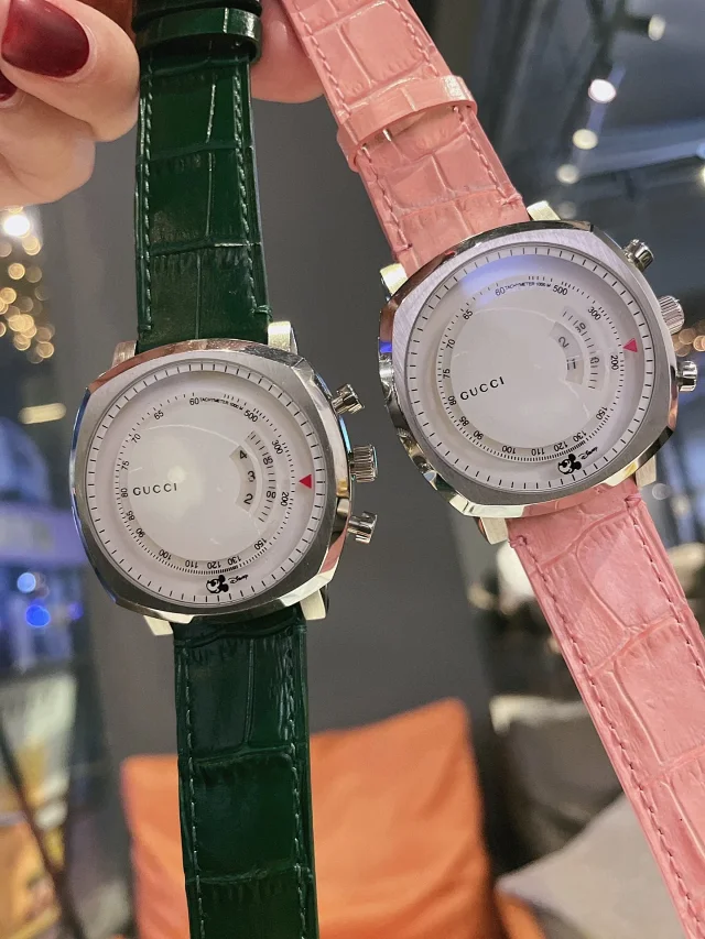 Gucci Watches Mickey Mouse Dial Watch with Date Display product detail image 9