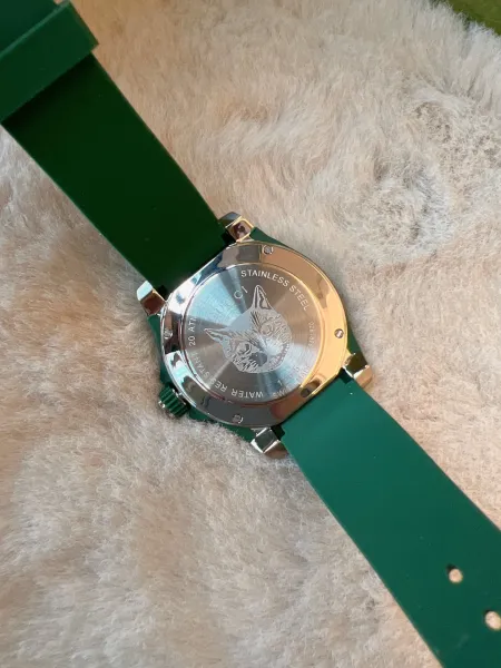 Gucci Dive Snake White Gold Watch Watches - 35