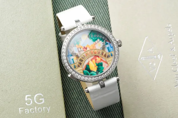 Van Cleef & Arpels Pont des Arts White Leather Watch Watches - 32