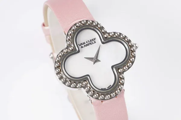 Van Cleef & Arpels Alhambra Black Dial Rose Gold Diamond Watch Watches - 18