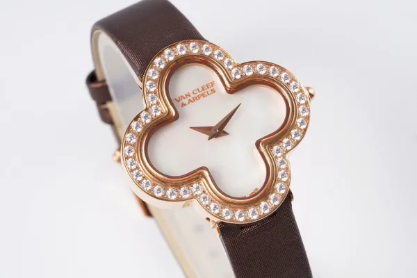 Van Cleef & Arpels Alhambra Black Dial Rose Gold Diamond Watch Watches - 73