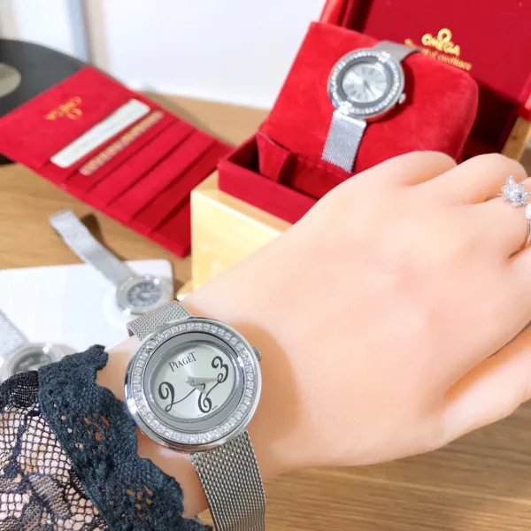 Design Piaget Limelight Gala Diamond-Set Silver Mesh Watch Watches - 11