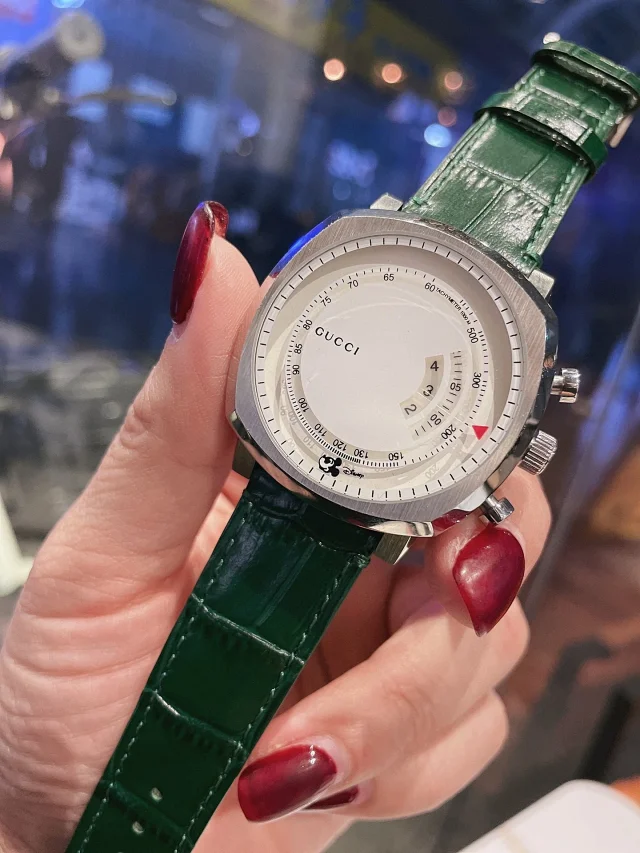 Gucci Watches Mickey Mouse Dial Watch with Date Display product detail image 7