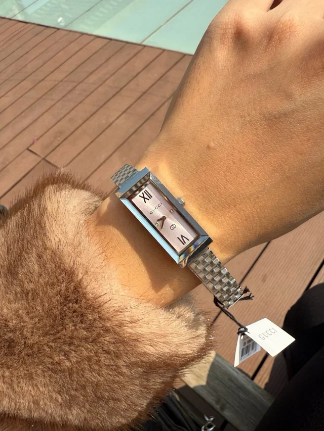 Gucci Watches G-Frame rectangular bracelet watch product detail image 19