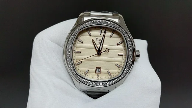 Piaget Watches Stainless Steel Date Watch with Diamond-Set or Brushed Bezel product detail image 3