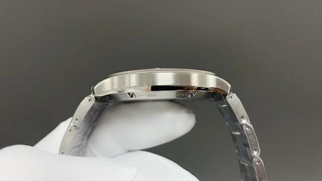 Piaget Watches Stainless Steel Date Watch with Diamond-Set or Brushed Bezel product detail image 5
