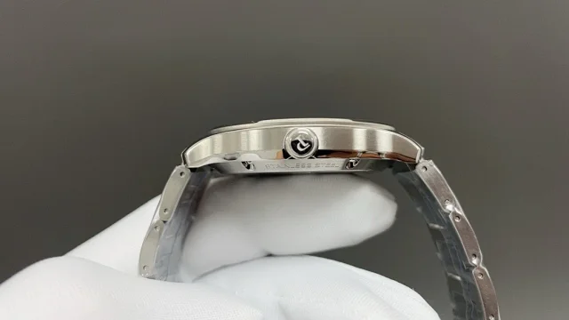 Piaget Watches Stainless Steel Date Watch with Diamond-Set or Brushed Bezel product detail image 16