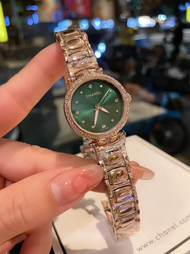 Chanel Watches Crystal Bezel Mother-of-Pearl Dial Bracelet Watch product detail image 18