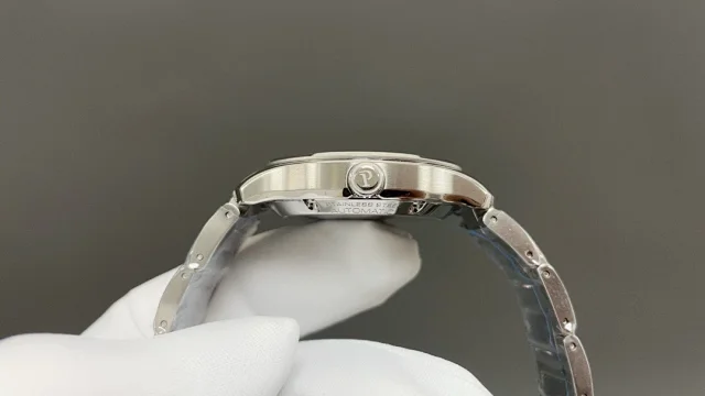 Piaget Watches Stainless Steel Date Watch with Diamond-Set or Brushed Bezel product detail image 22