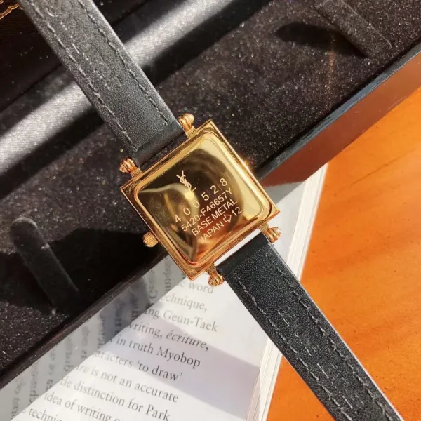 Chanel Première Green Leather Watch with Gold-Tone Case Watches - 31