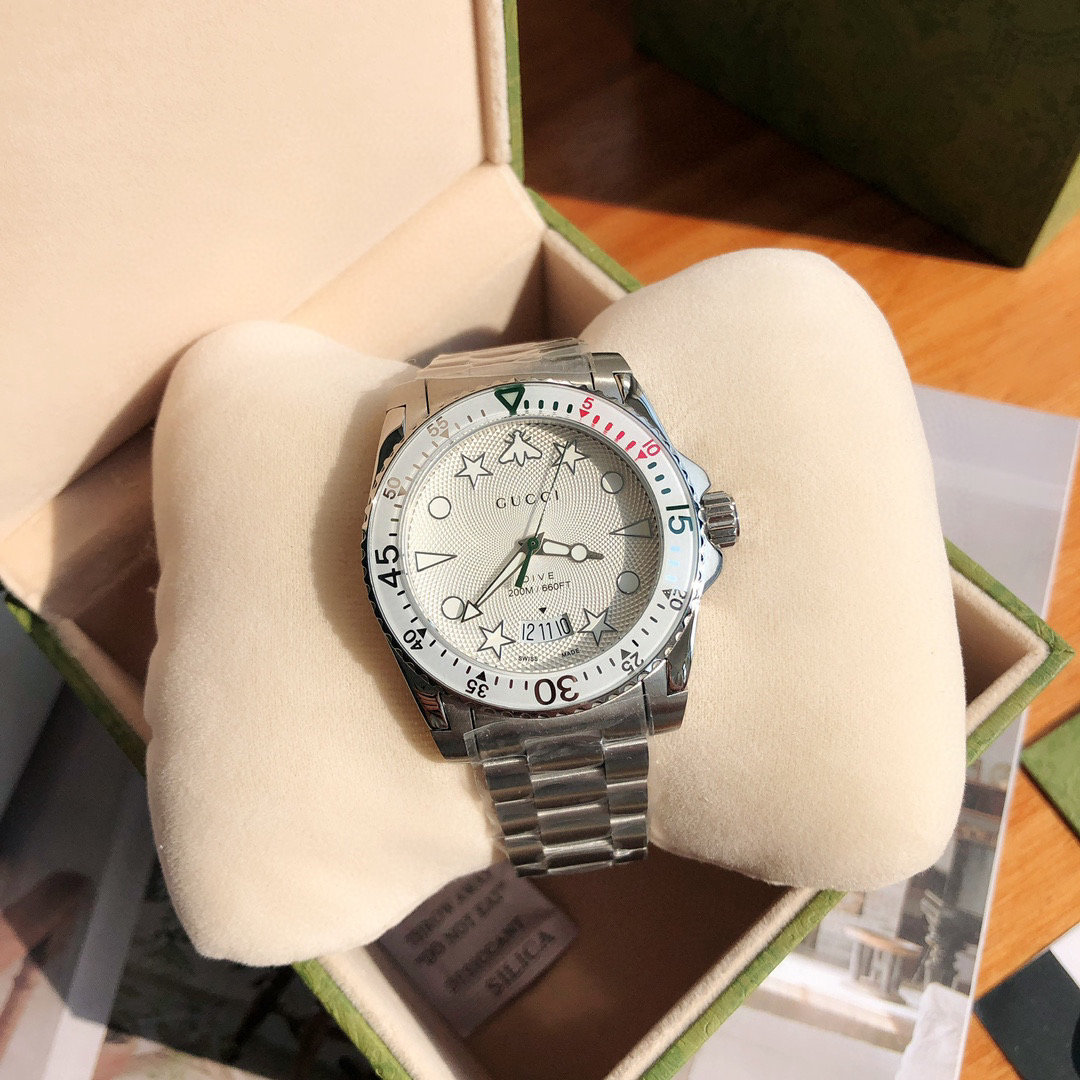 Gucci Dive Chronograph Silver Dial Steel Watch Watches - 14
