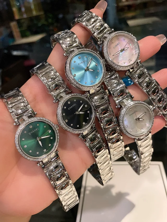 Chanel Watches Crystal Bezel Mother-of-Pearl Dial Bracelet Watch product detail image 28
