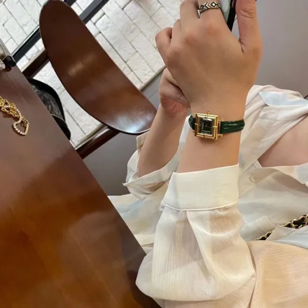 Chanel Première Green Leather Watch with Gold-Tone Case Watches - 4