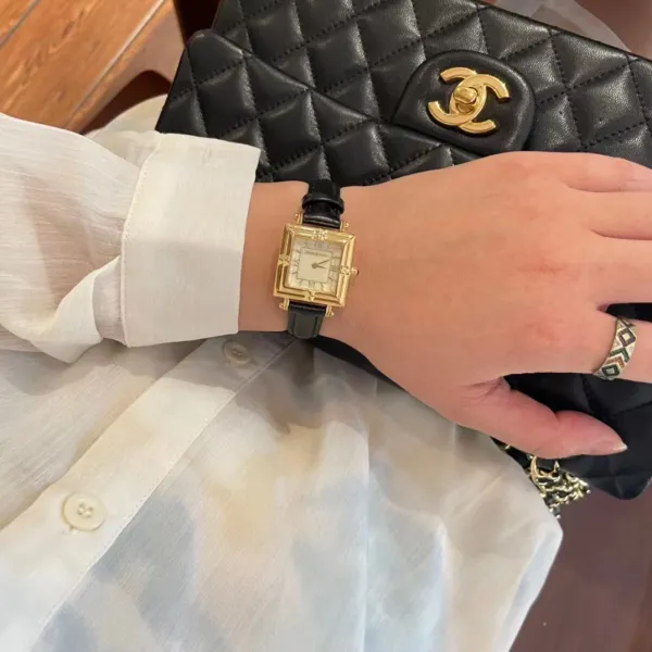 Chanel Première Green Leather Watch with Gold-Tone Case Watches - 19