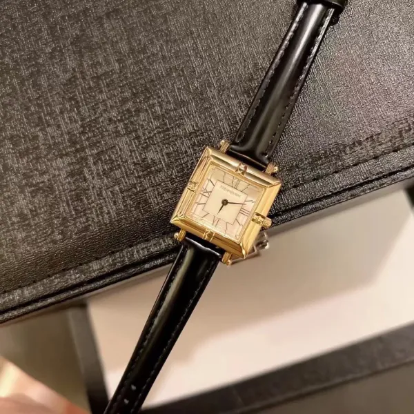 Chanel Première Green Leather Watch with Gold-Tone Case Watches - 36